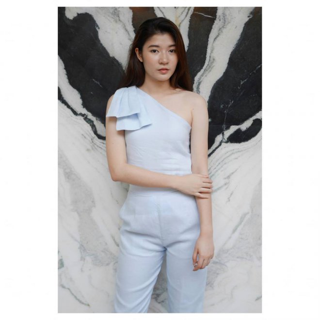 SLEEVELESS TOP